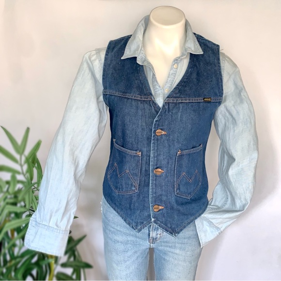 v i n t a g e :: Maverick Classic Western Buttoned Denim Vest - Picture 13 of 13